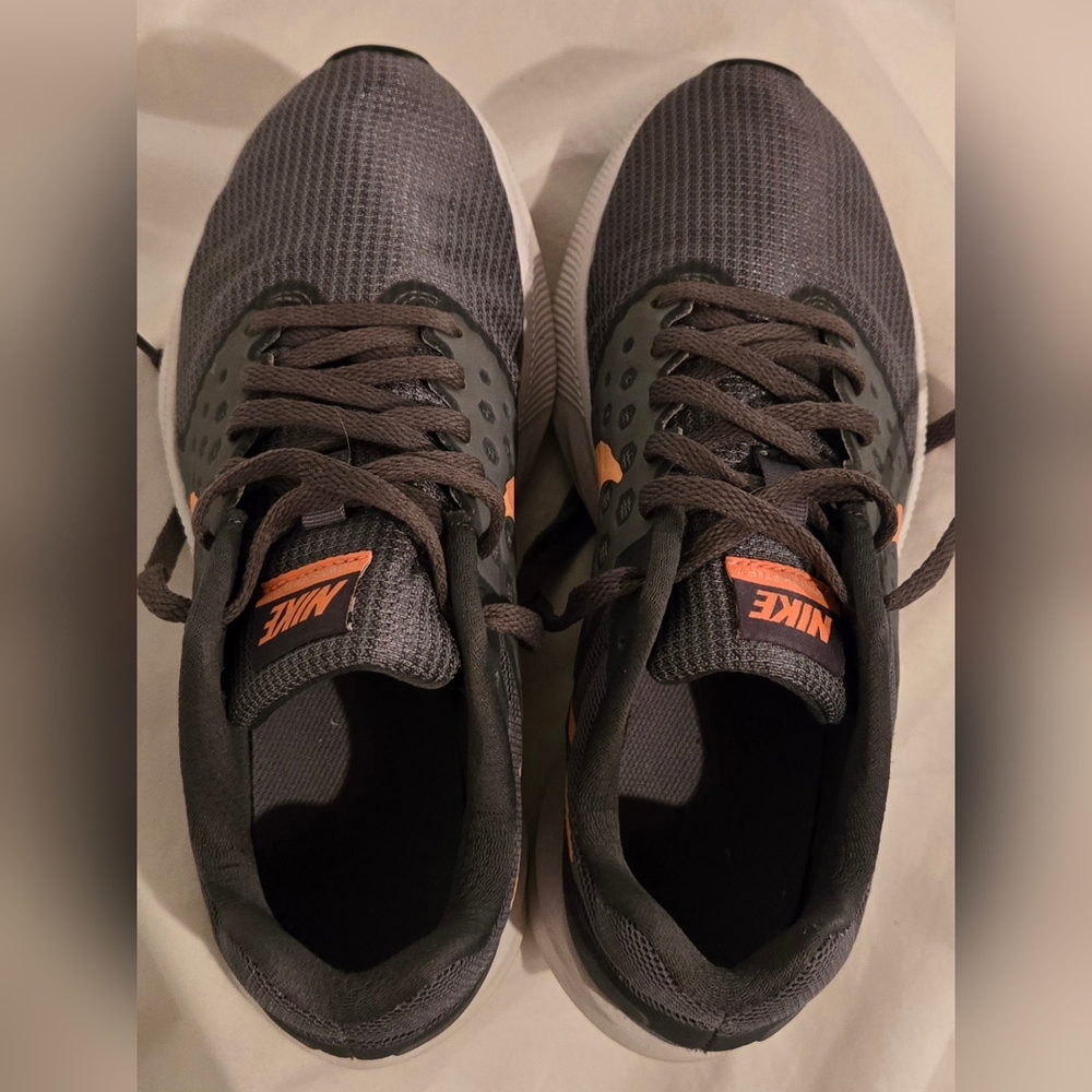 Nike Charcoal and Tangerine Running Shoes - Picture 6 of 11